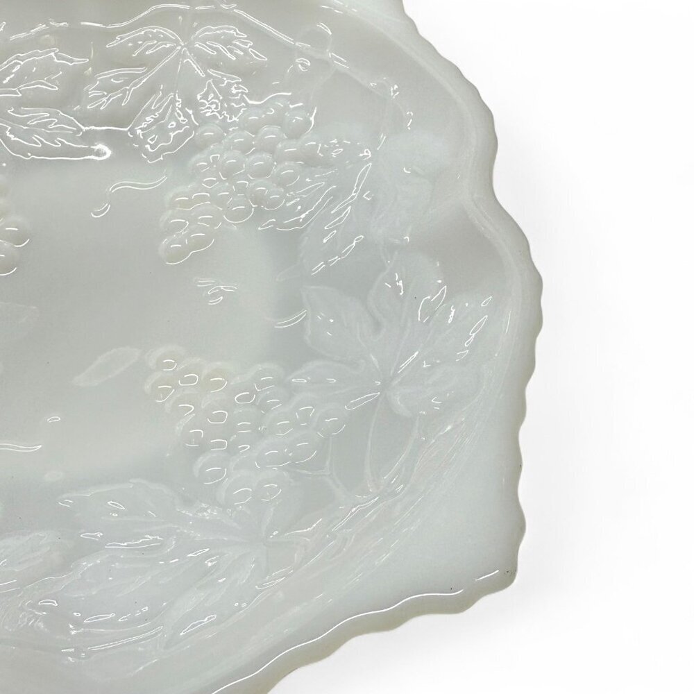 Indiana Glass Harvest Grape Milk Glass Plate 10 Inch - Picture 3 of 8